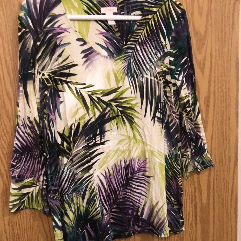 Preowned Chico’s top size 3 Excellent